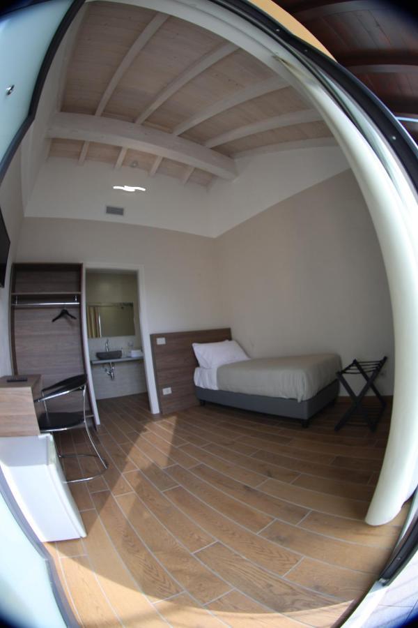 Villoresi Rooms Castano Primo Luaran gambar